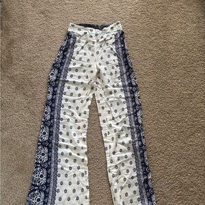 Women's Blue and White Patterned Pants